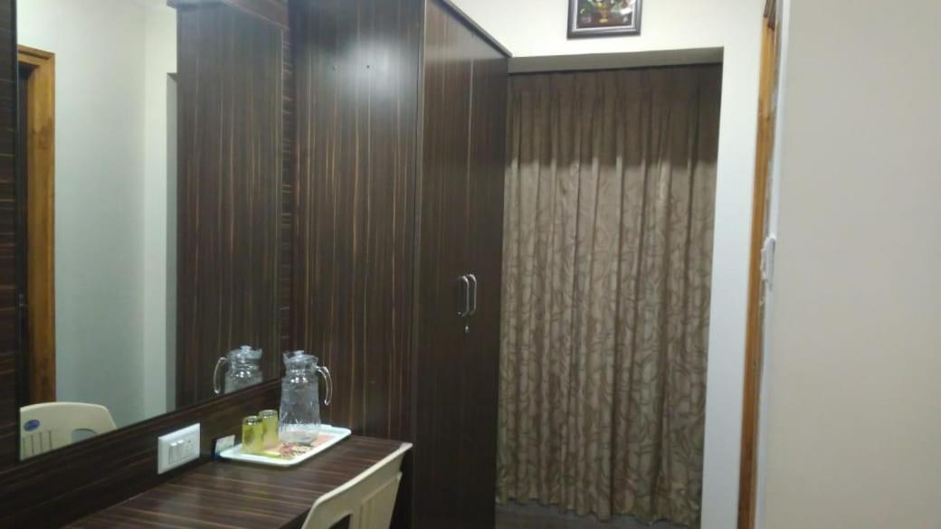Famous Residency 호텔 Tiruchirappalli 외부 사진