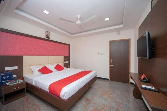 Famous Residency 호텔 Tiruchirappalli 외부 사진