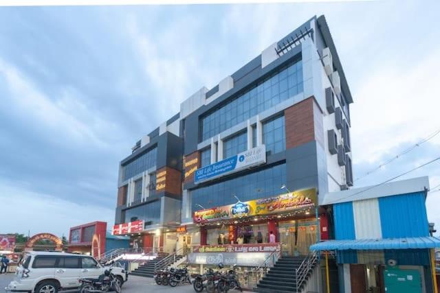 Famous Residency 호텔 Tiruchirappalli 외부 사진