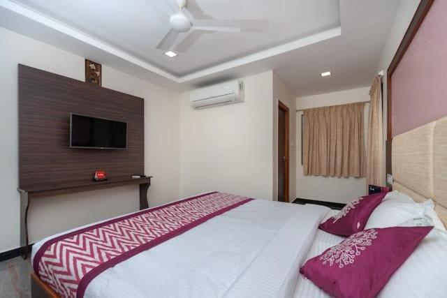 Famous Residency 호텔 Tiruchirappalli 외부 사진
